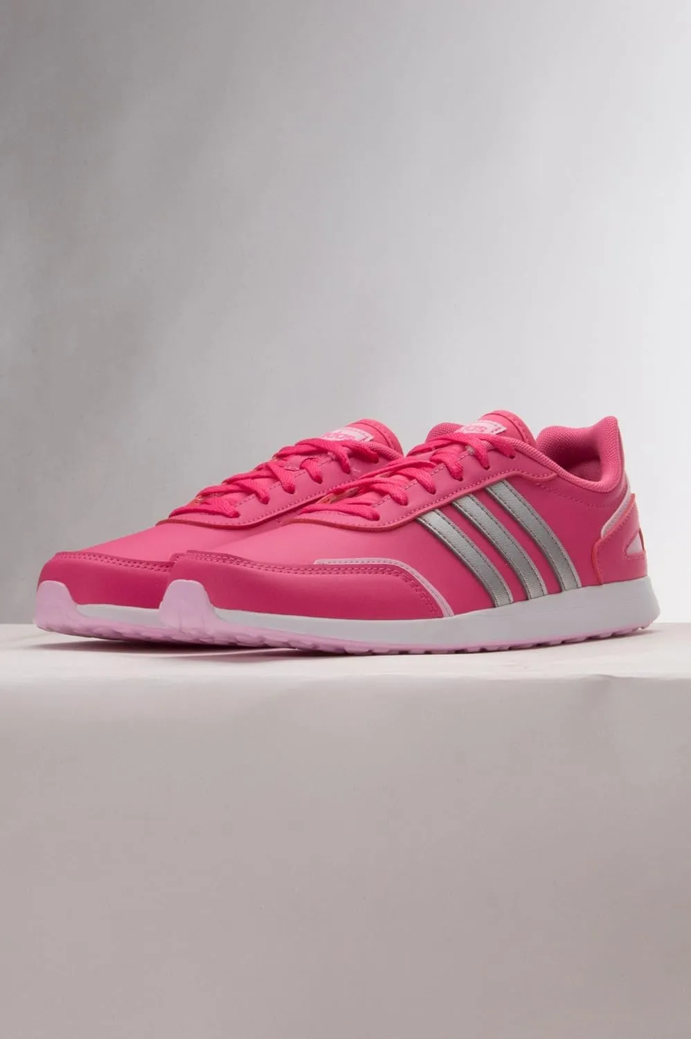 adidas unisex-child Sneaker
