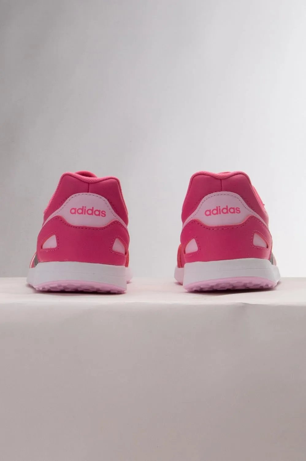 adidas unisex-child Sneaker