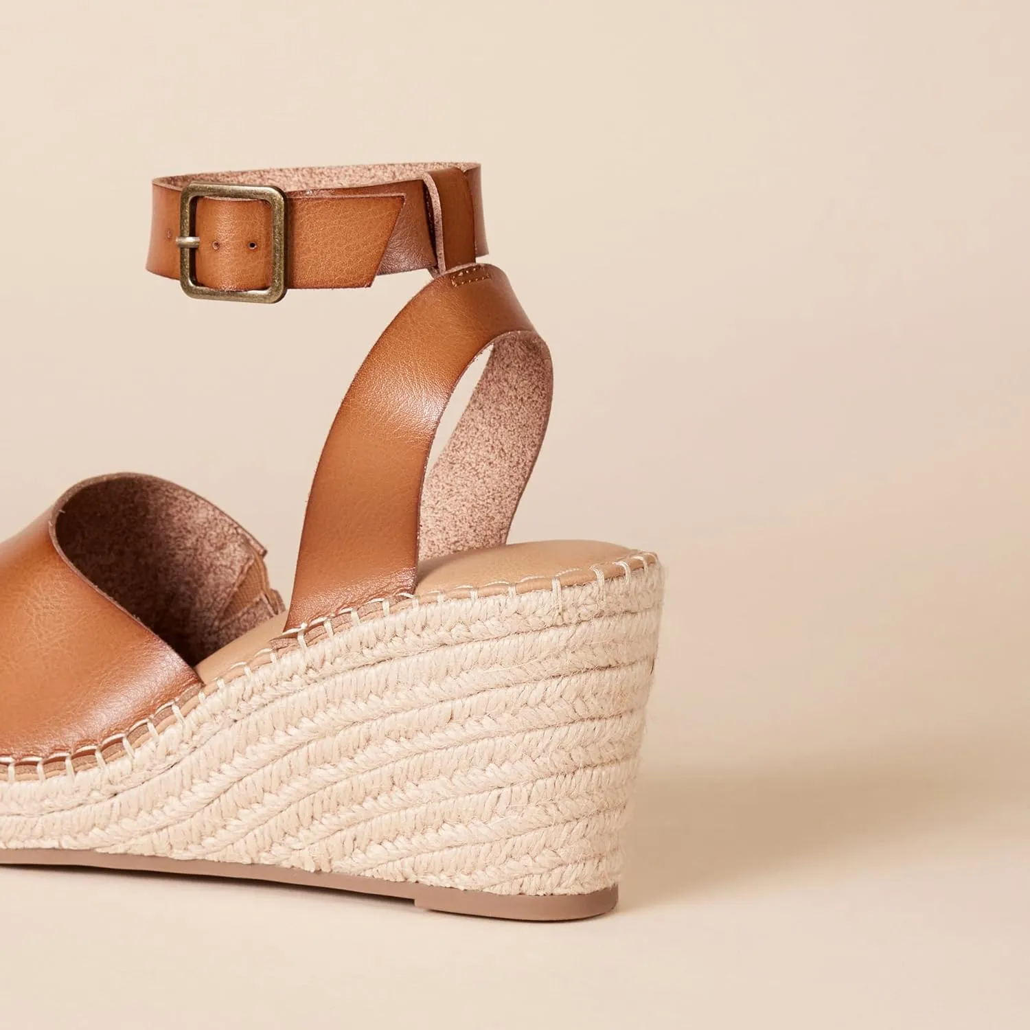 Amazon Essentials Women's Comfortable Wedge Espadrille Sandal