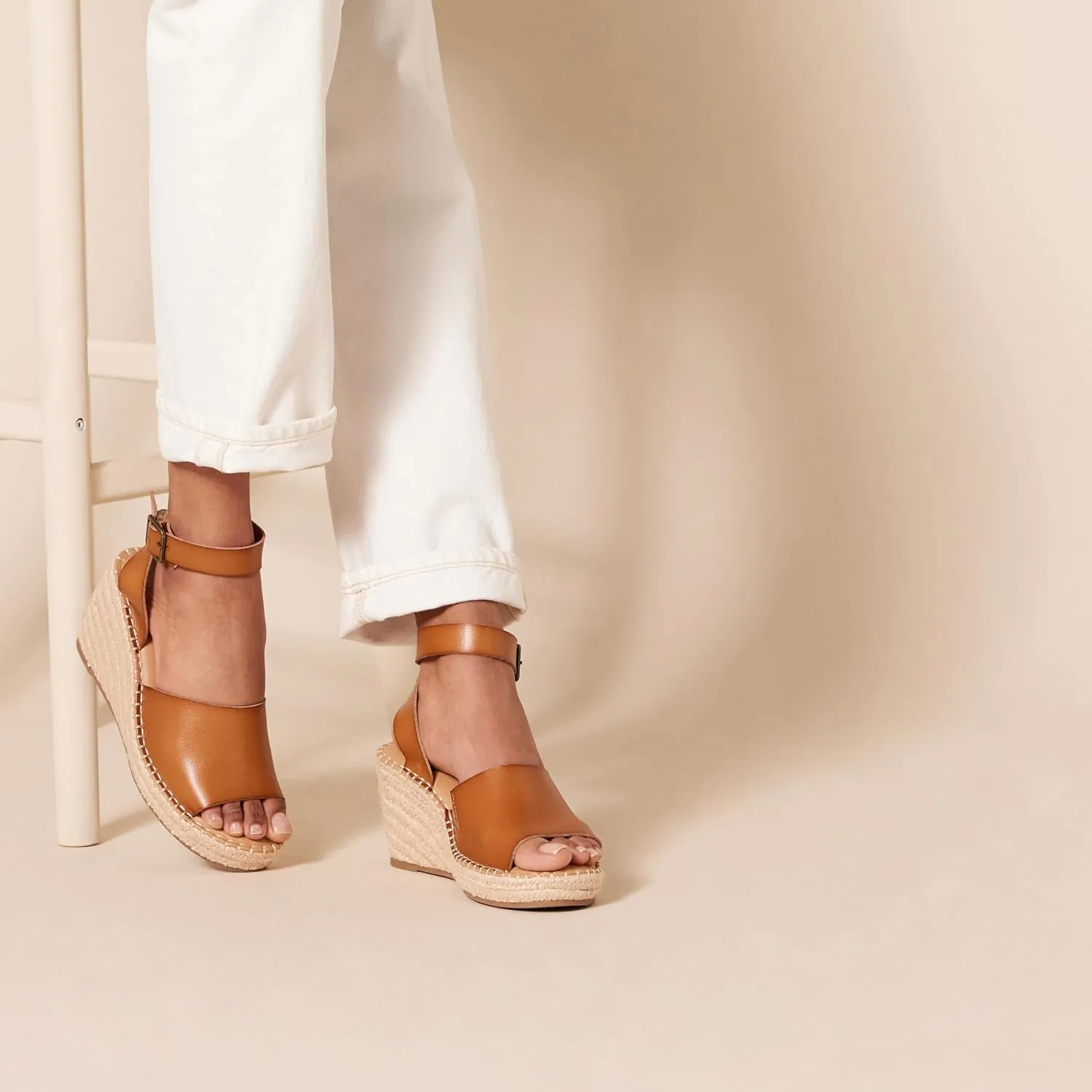 Amazon Essentials Women's Comfortable Wedge Espadrille Sandal