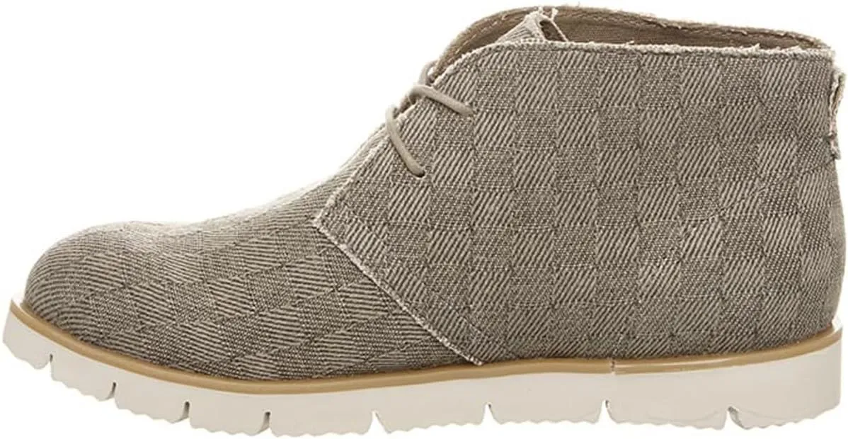 BEARPAW Women's Cher Chukka Boots, Black