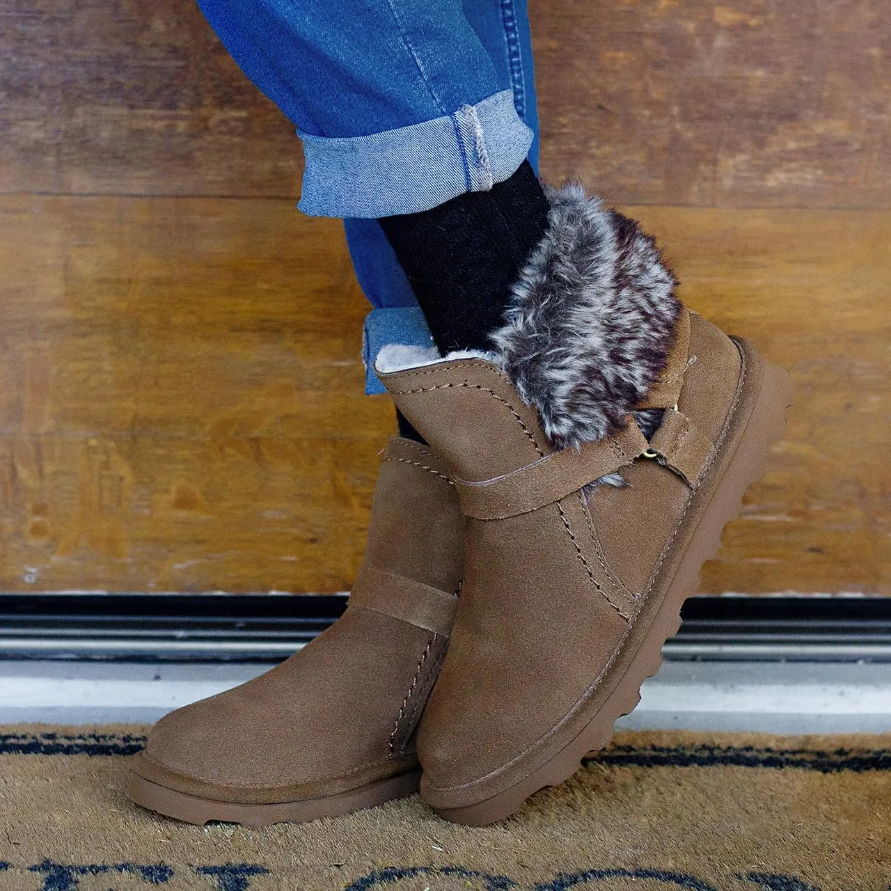 BEARPAW Womens Konnie Suede Winter Ankle Boots