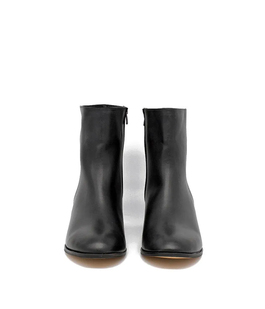 Belle & Lucy Chic Black Ankle Boot
