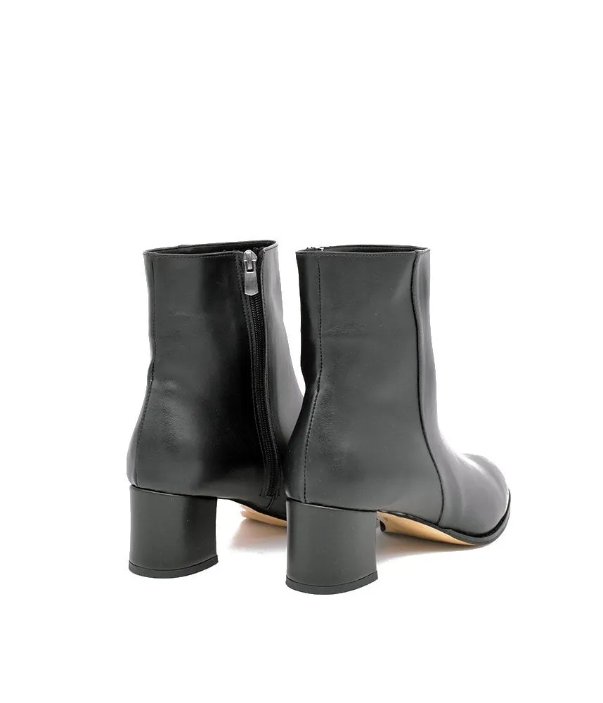 Belle & Lucy Chic Black Ankle Boot