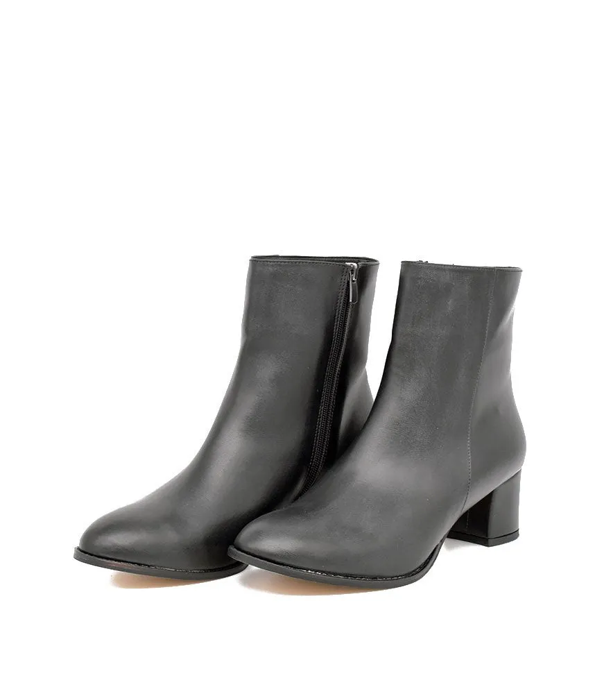 Belle & Lucy Chic Black Ankle Boot