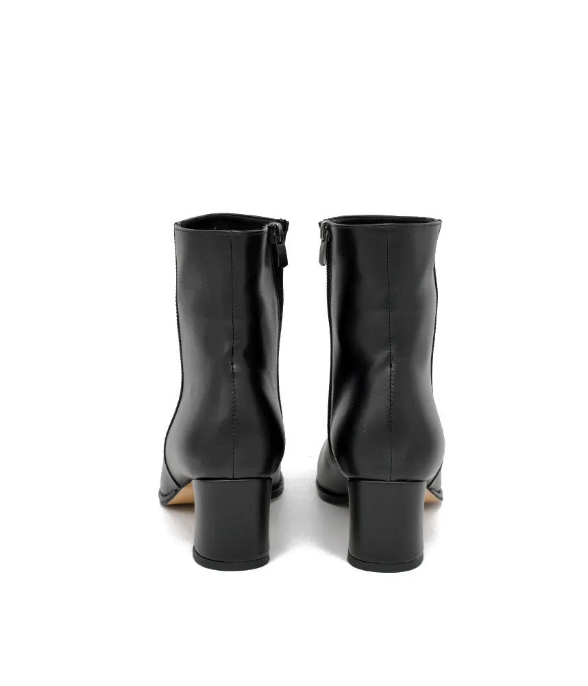 Belle & Lucy Chic Black Ankle Boot
