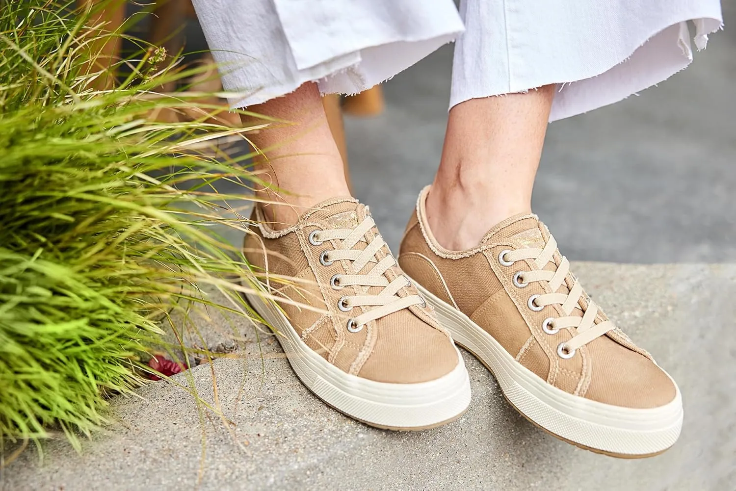 Blowfish Malibu Women's Super Smile Sneaker