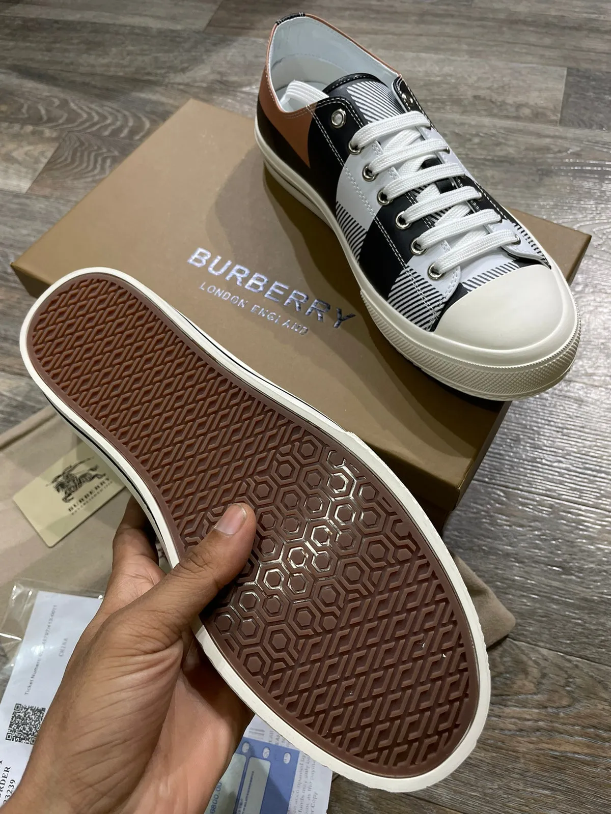 BURBERRY || Checked Canvas Low Top Silhouette Sneaker
