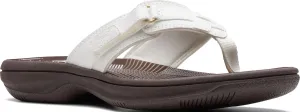 Clarks Womens Breeze Sea Flip-Flop Sandals - Comfortable Flip Flop with Adjustable Hook and Arch Support - Casual Summer Wearing Cloudsteppers for Everyday