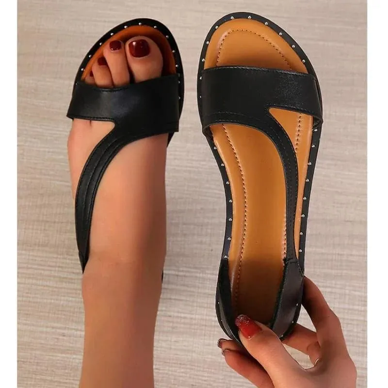 Comfortable sandal with open toe section