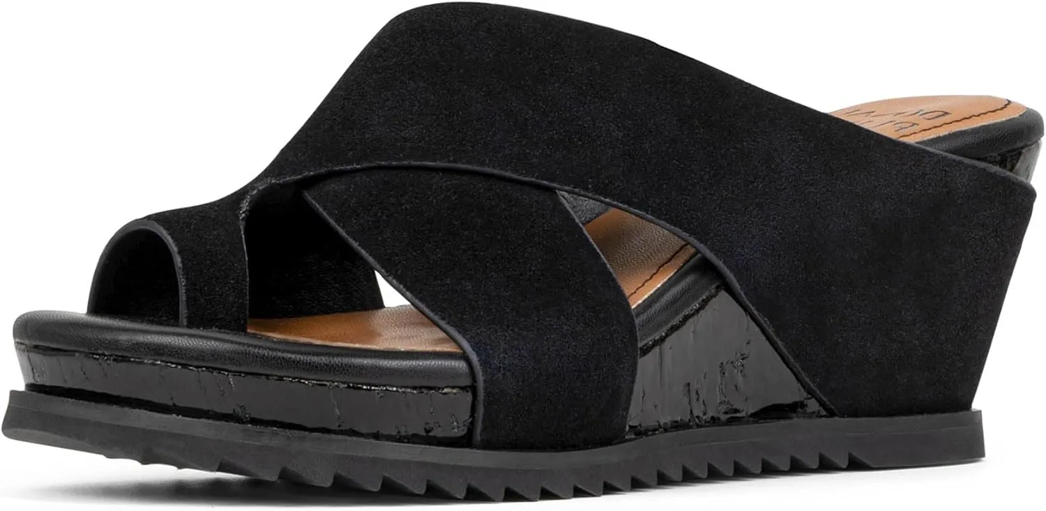 Donald Pliner Women's SISU Wedge Sandal, Black-Calf Suede, 6