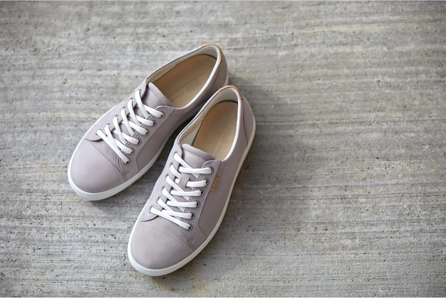 ECCO Women's Soft 7 Gore-Tex Tie Sneaker