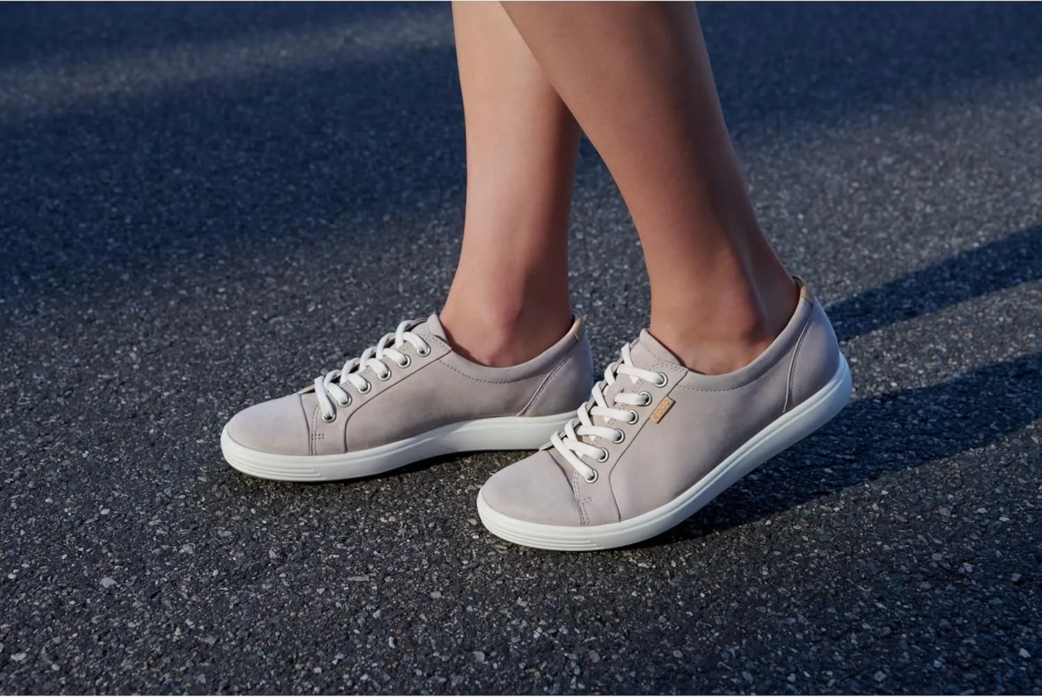 ECCO Women's Soft 7 Gore-Tex Tie Sneaker