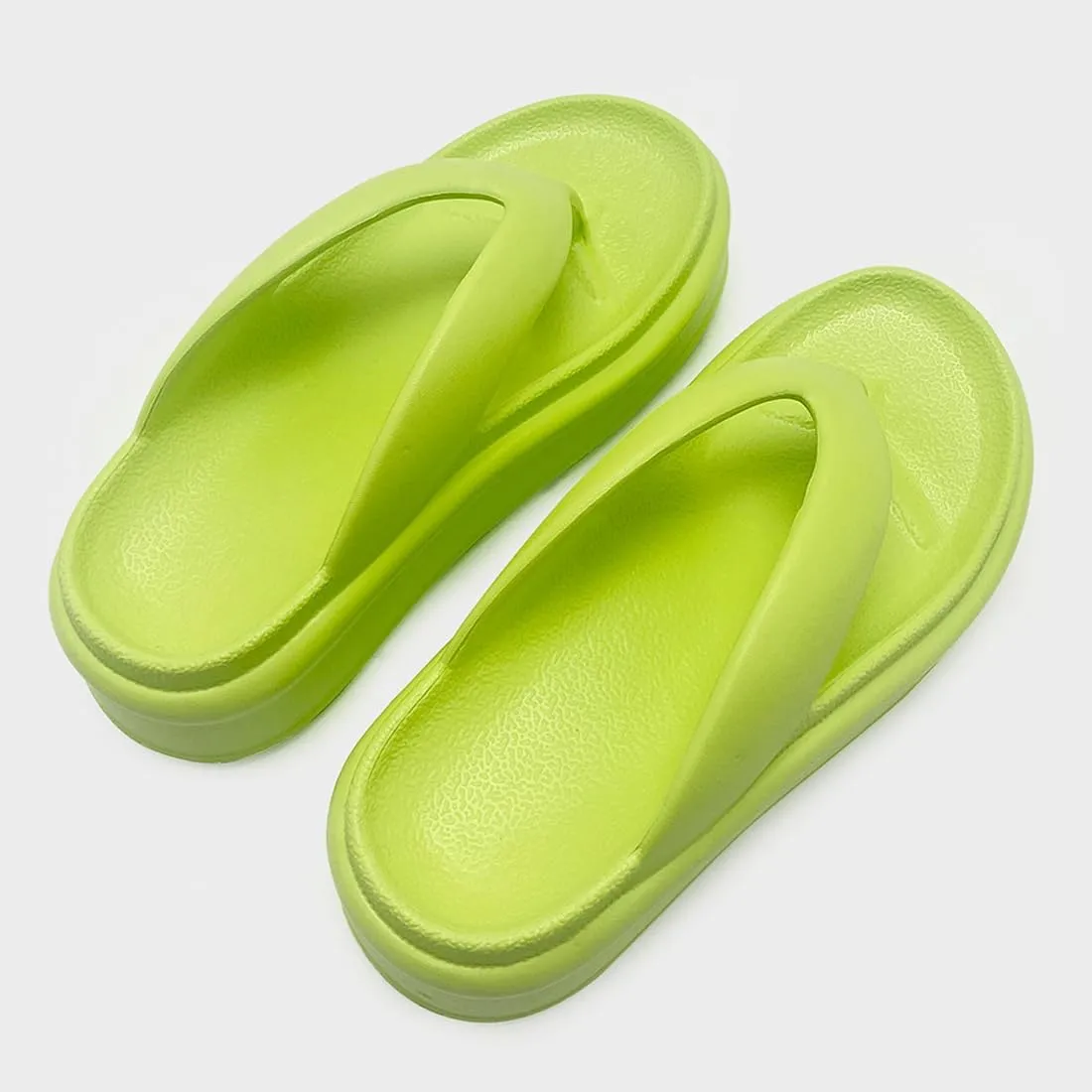 Harssidanzar Womens EVA Platform Flip Flops, Thick Sole Trendy Thong Sandals for Beach & Daily Wear HL220US