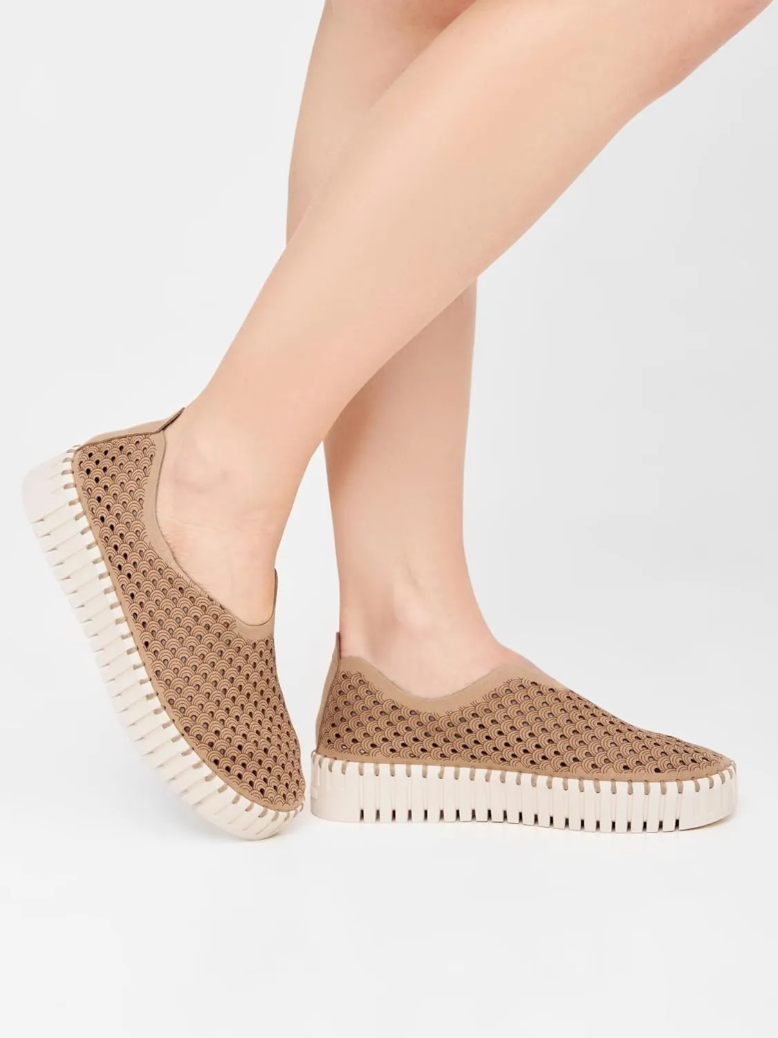 Ilse Jacobsen HORNBAEK Women's Tulip 3373 Platform | Slip-On | Low-Top