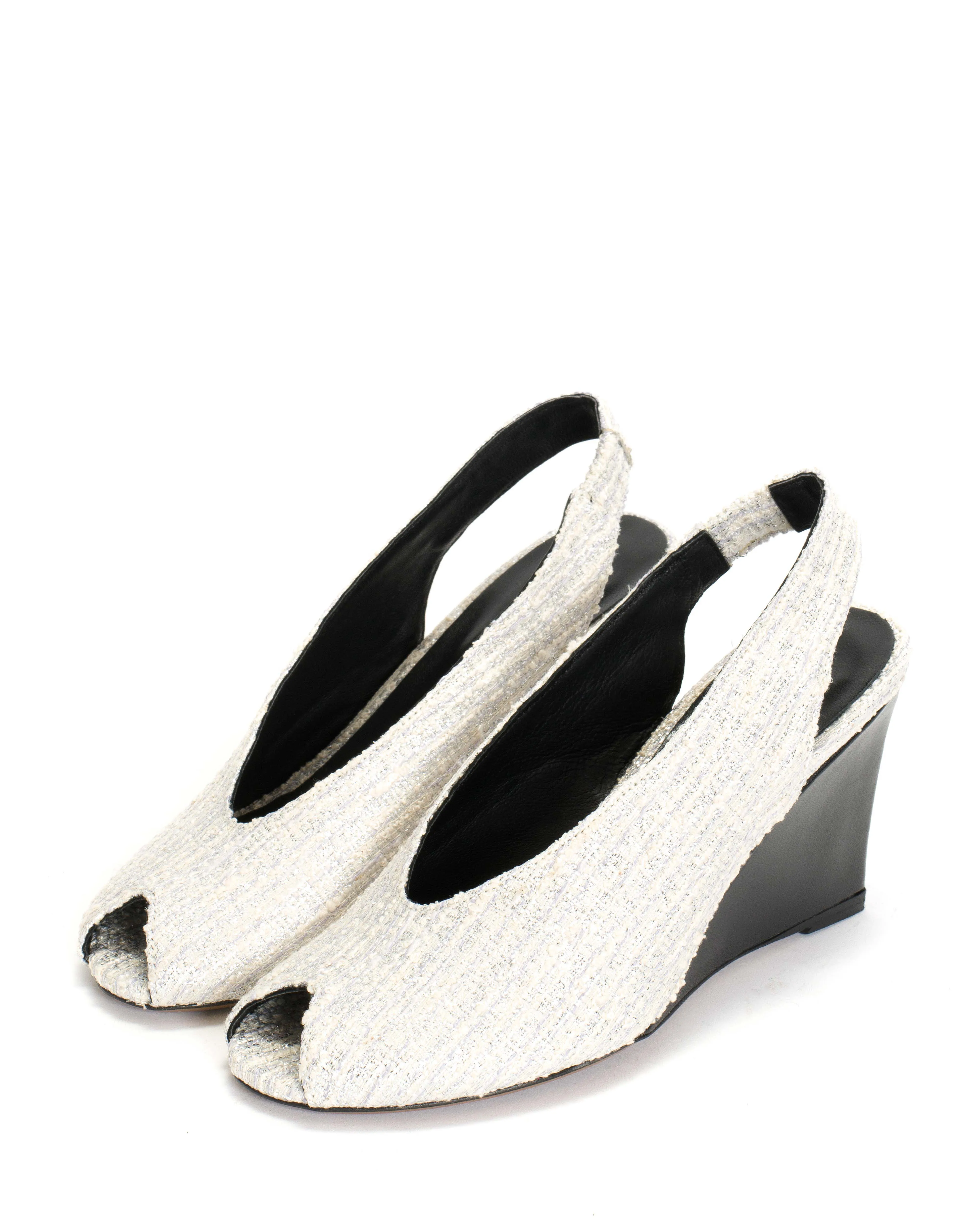 Maia Boucle & silky lamb Oyster purple & black