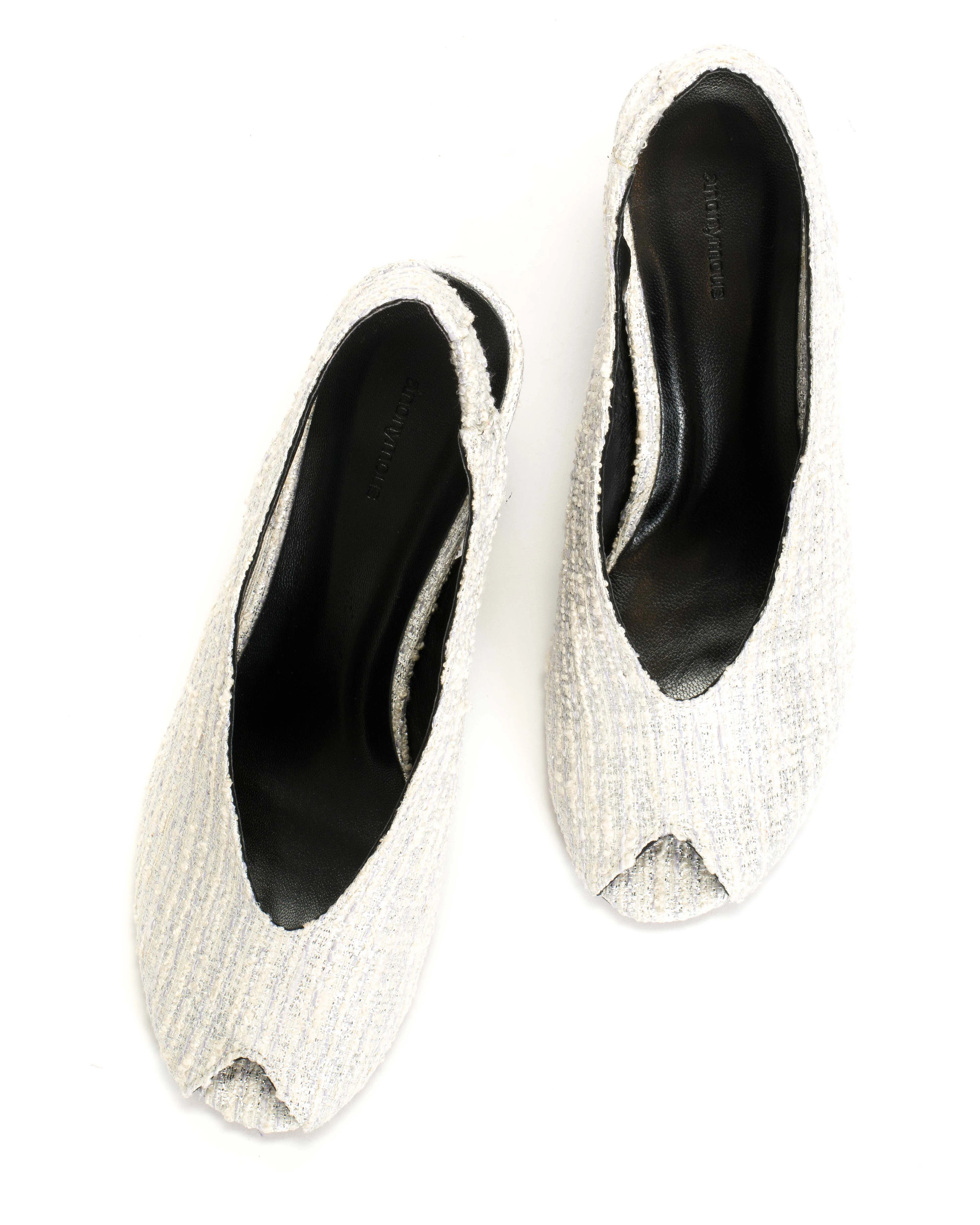 Maia Boucle & silky lamb Oyster purple & black