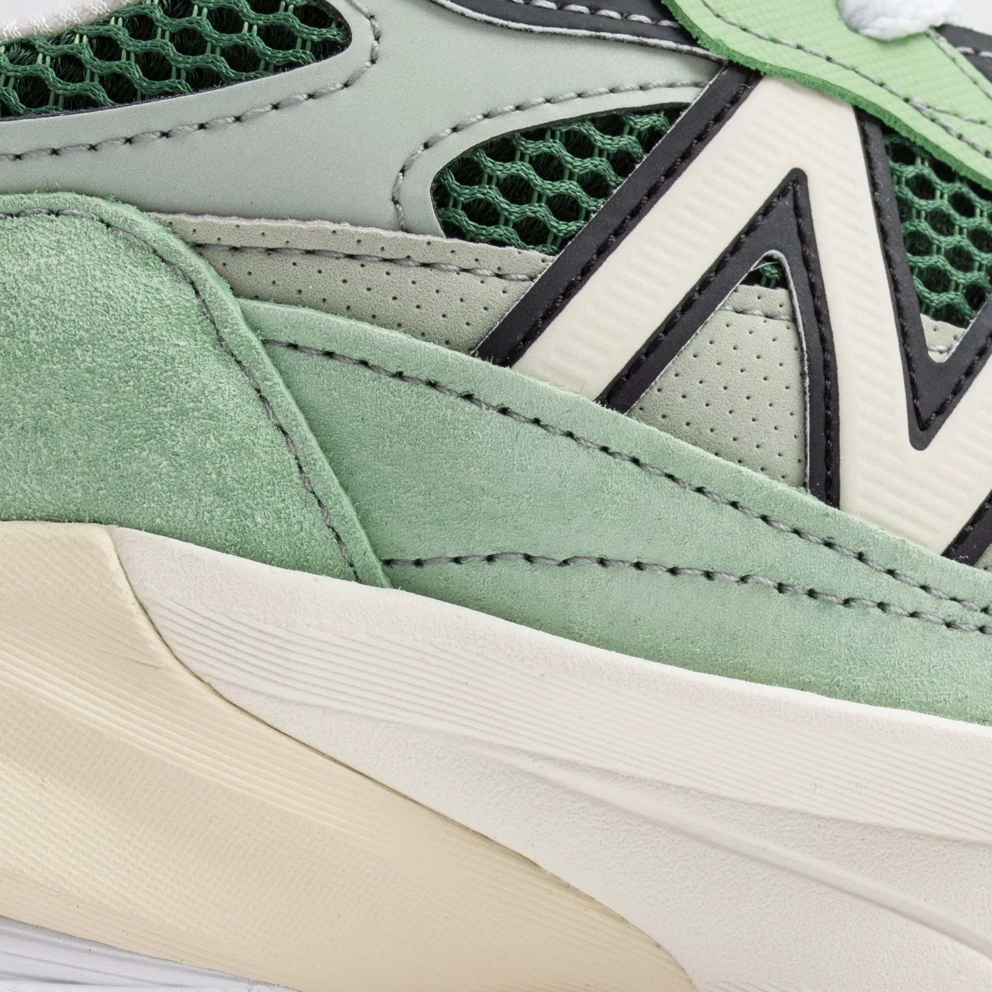 New Balance Mens Made in USA 990v6 Shoes