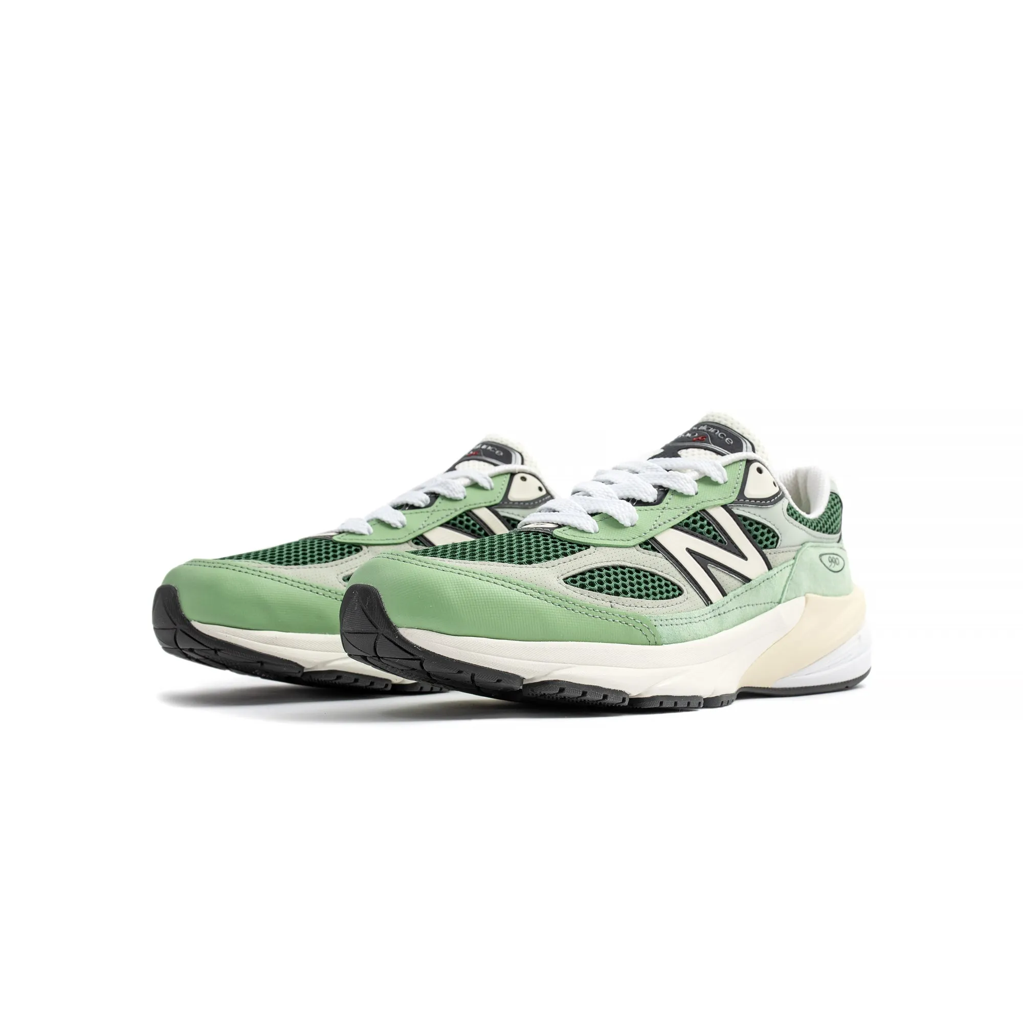 New Balance Mens Made in USA 990v6 Shoes