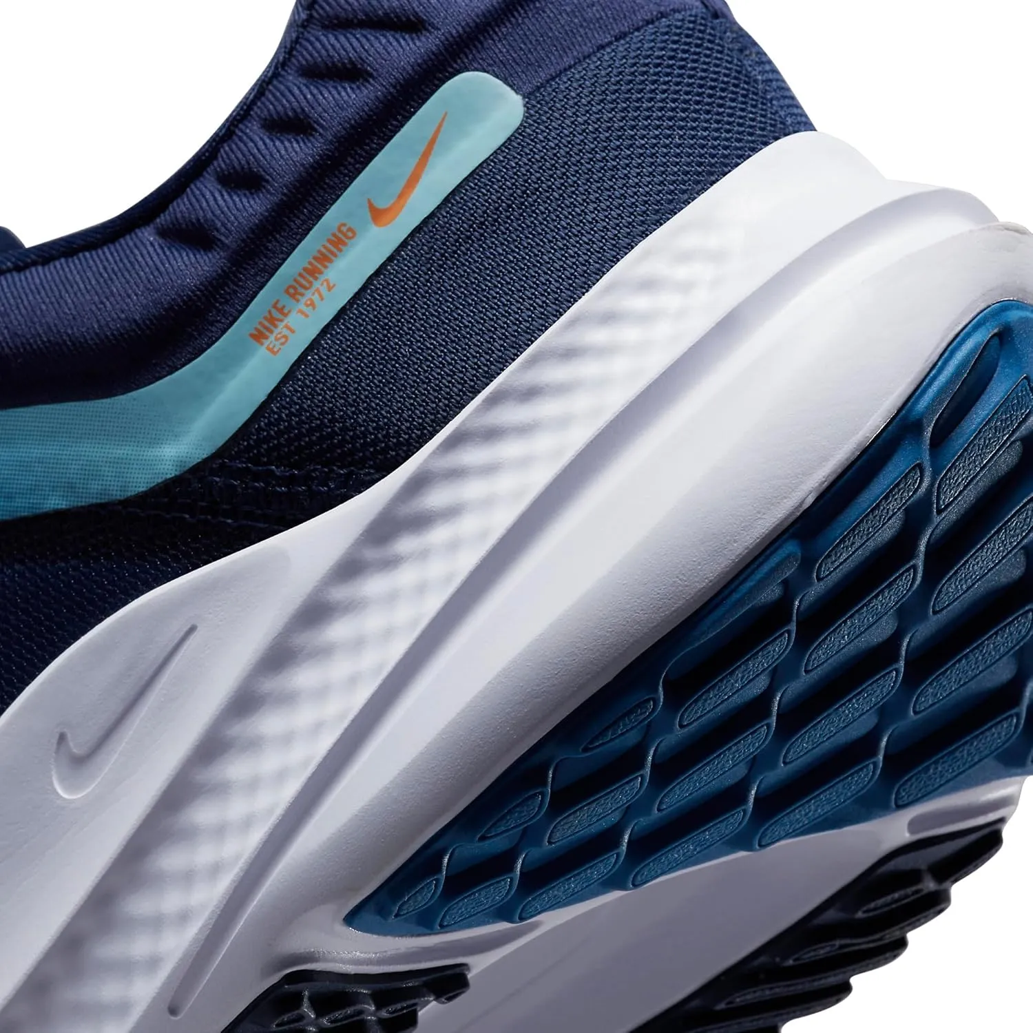 NIKE Men's Sneaker