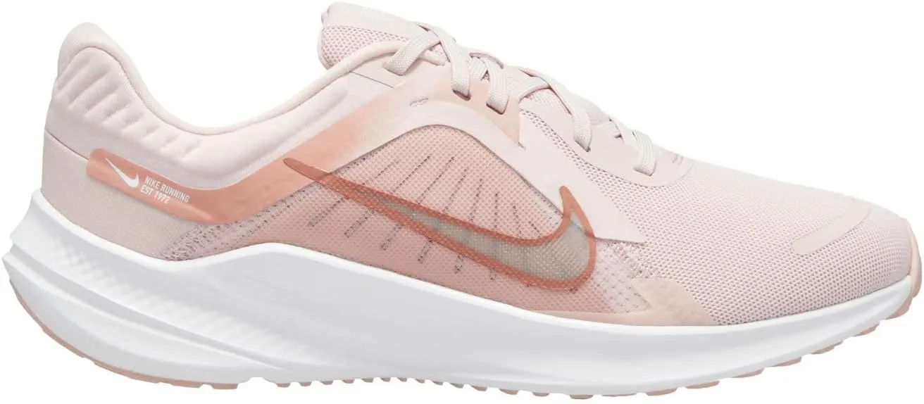 NIKE Women's Quest Sneaker
