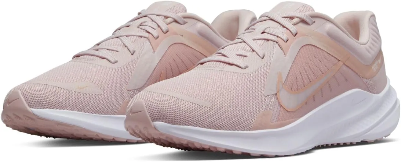 NIKE Women's Quest Sneaker