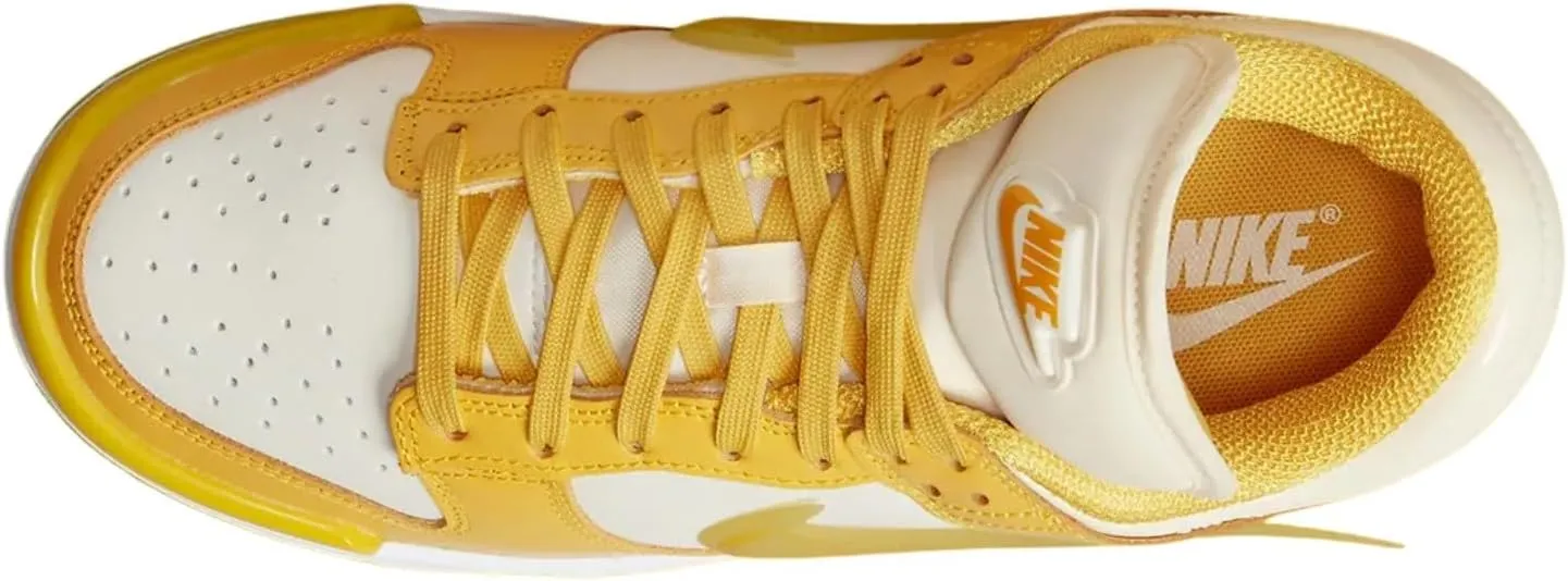 NIKE Women's Sneaker