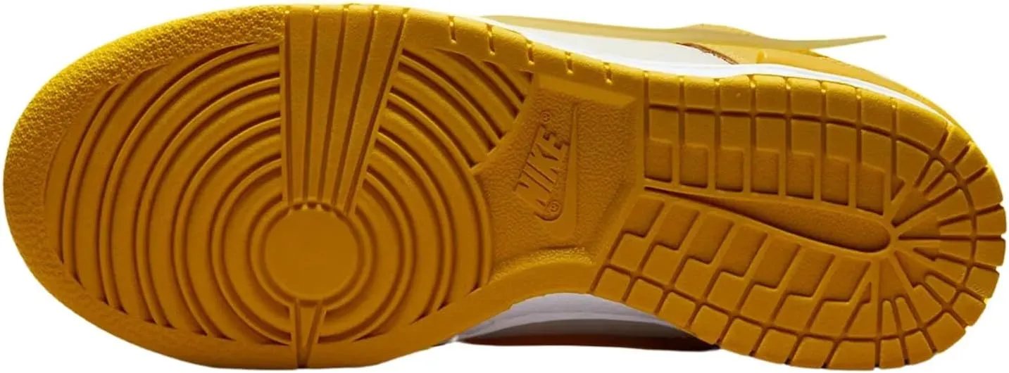 NIKE Women's Sneaker
