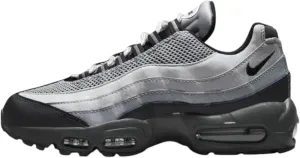 NIKE Women's Sneaker