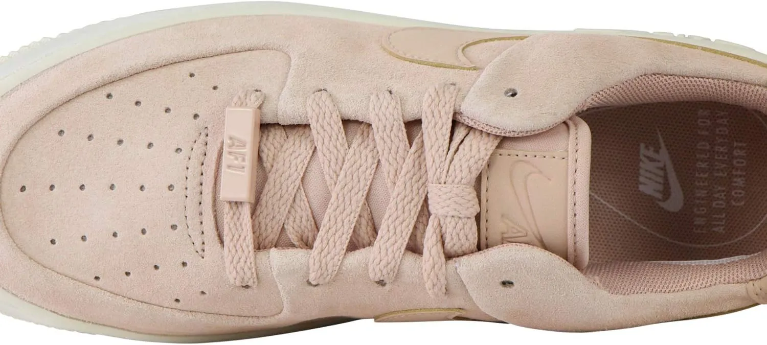 NIKE Women's Sneaker