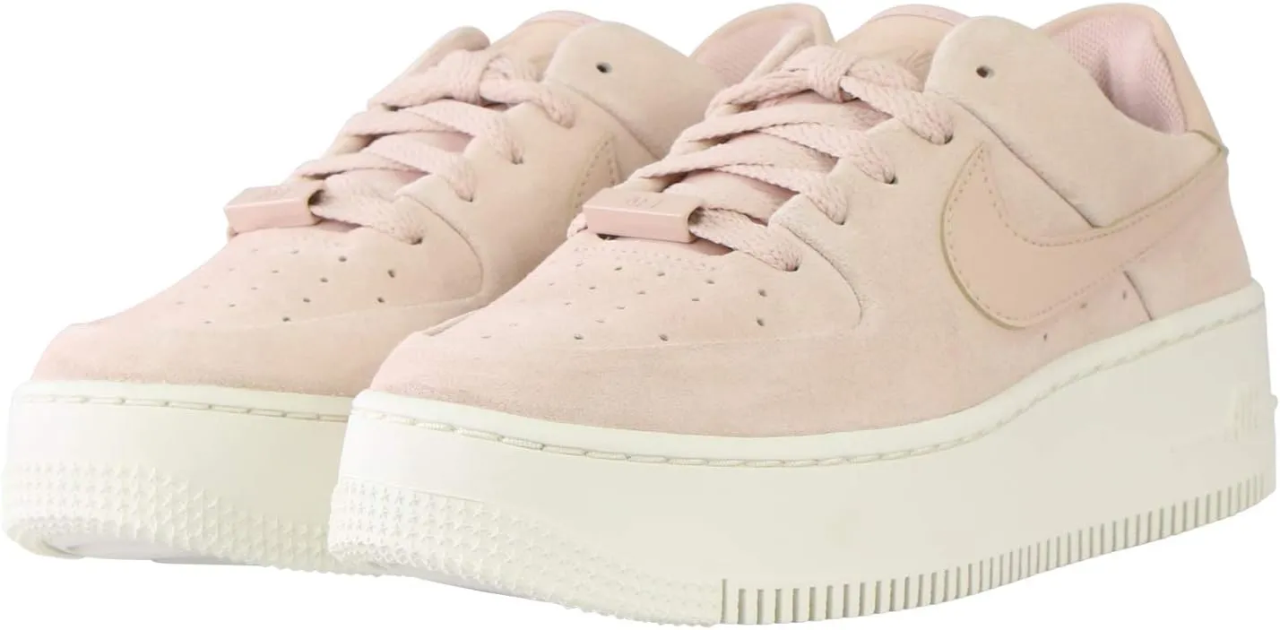 NIKE Women's Sneaker