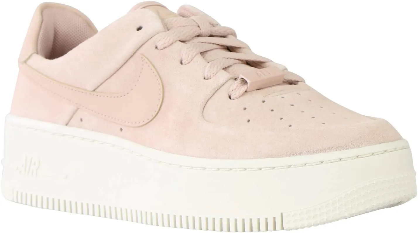 NIKE Women's Sneaker