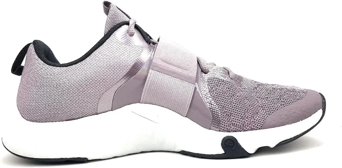 NIKE Women's Sneaker