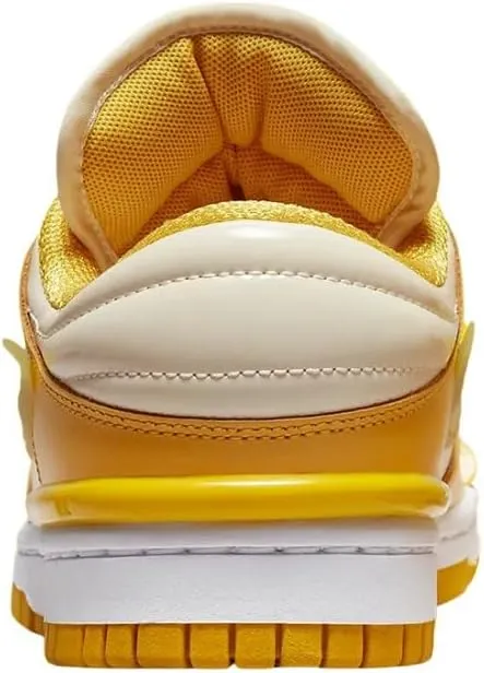 NIKE Women's Sneaker