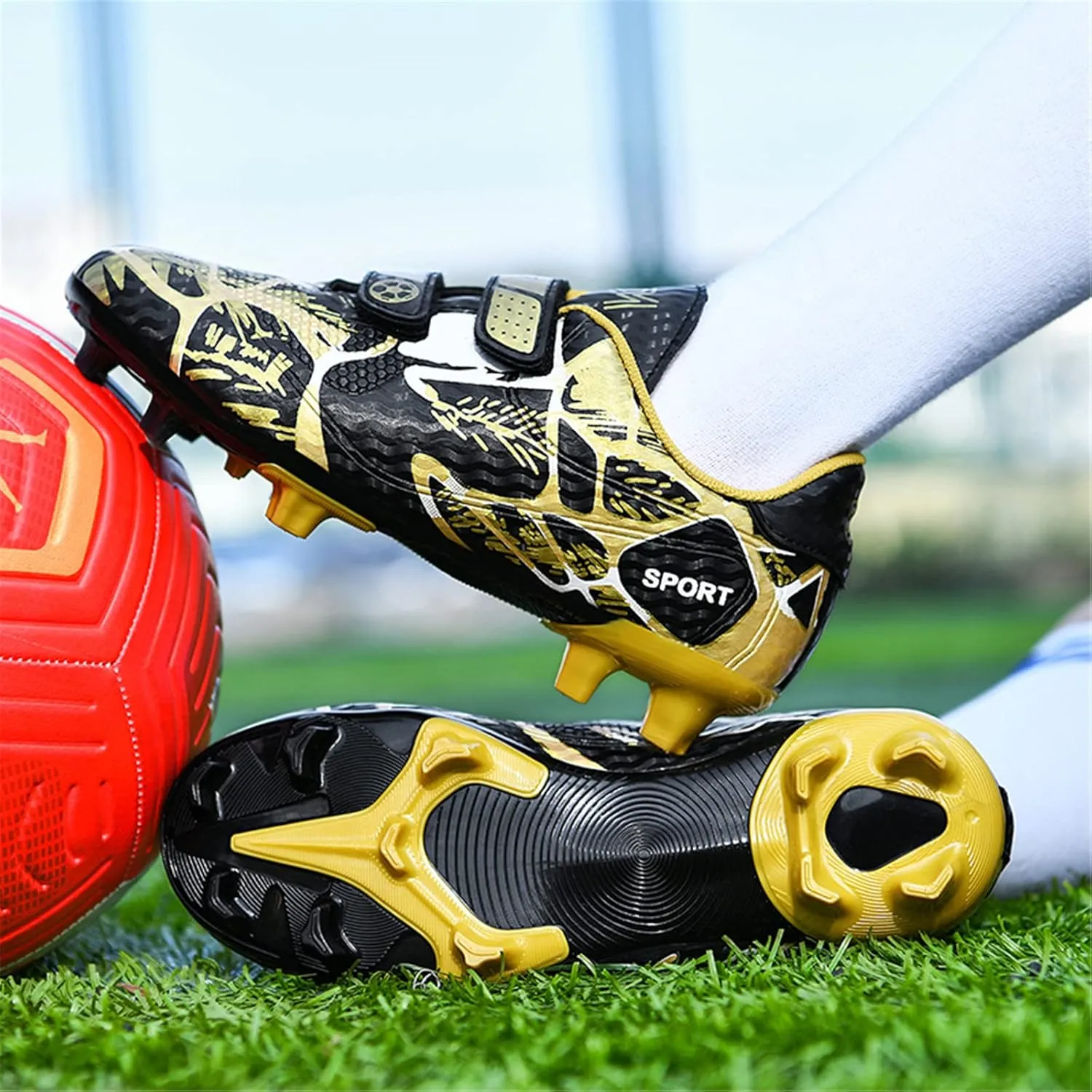 SANEARDE Boys Fashion Soccer Cleats Outdoor/Indoor Athletic Youth Flexible Football Shoes Ground Training Sneakers Lightweight Comfortable Little Kids/Big Kids