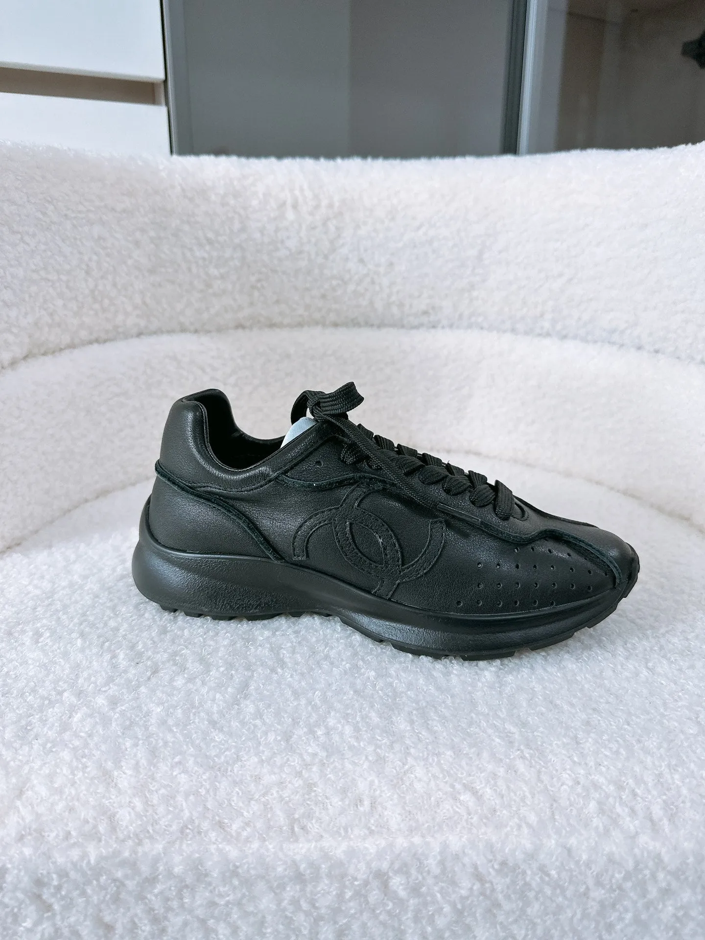 Sneaker CHANEL Cowhide Soft Privacy-protected 144689 Black In 35mm Seasonal promotion