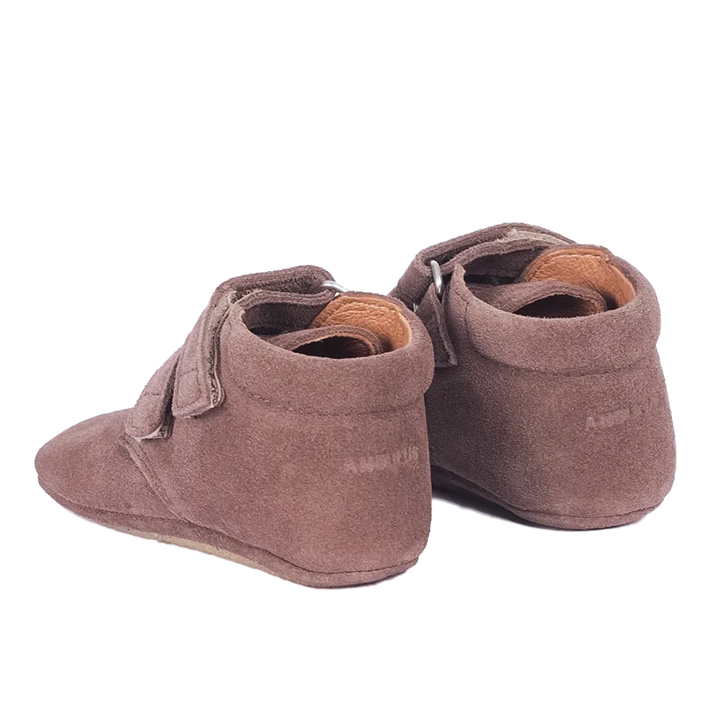 Soft and flexible leather prewalker shoe