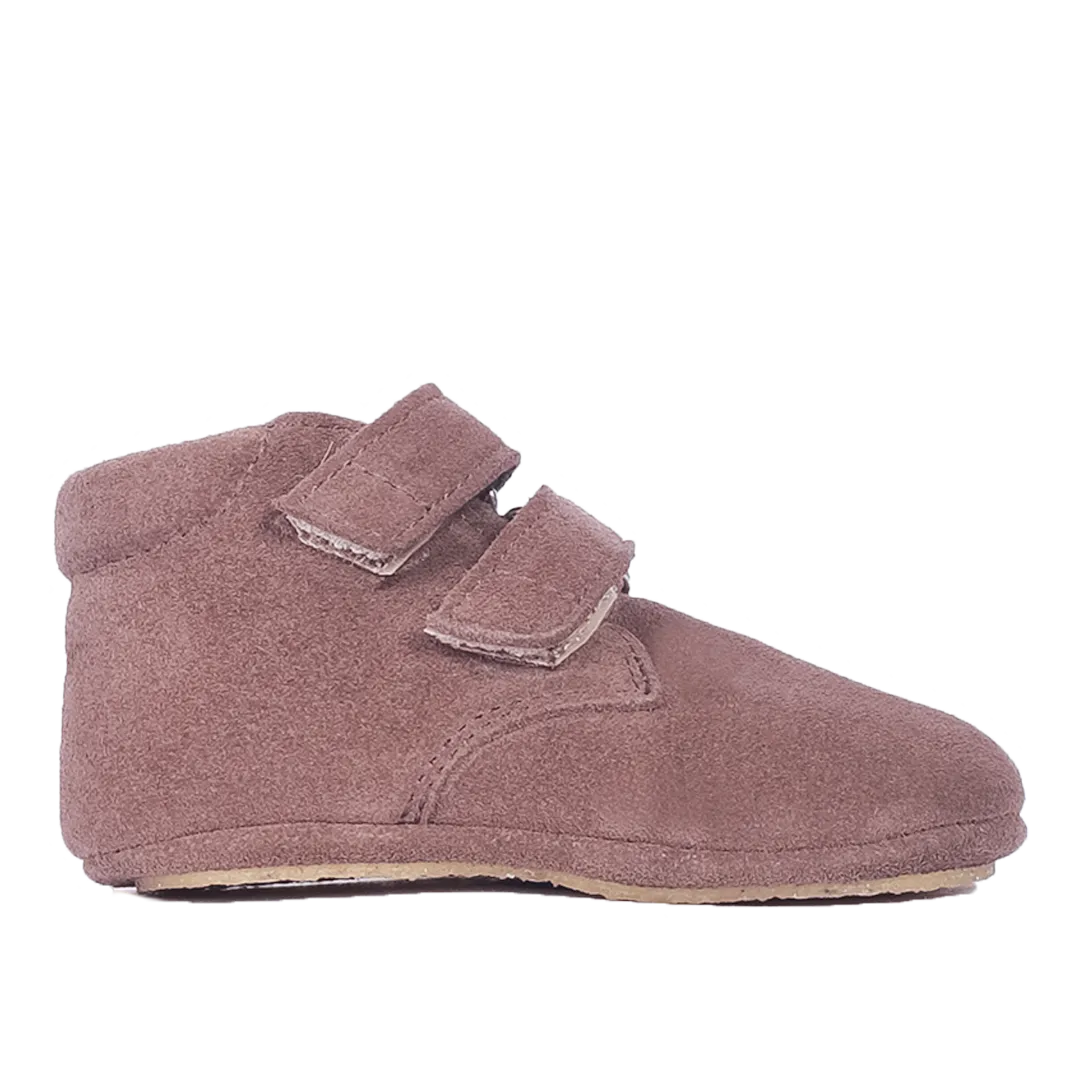 Soft and flexible leather prewalker shoe