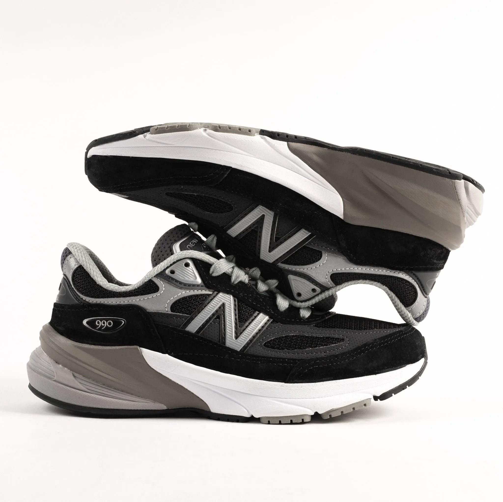 THE 990 V6 - BLACK - SUEDE