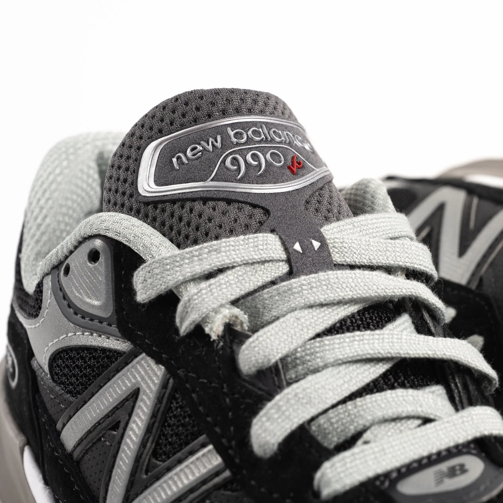 THE 990 V6 - BLACK - SUEDE