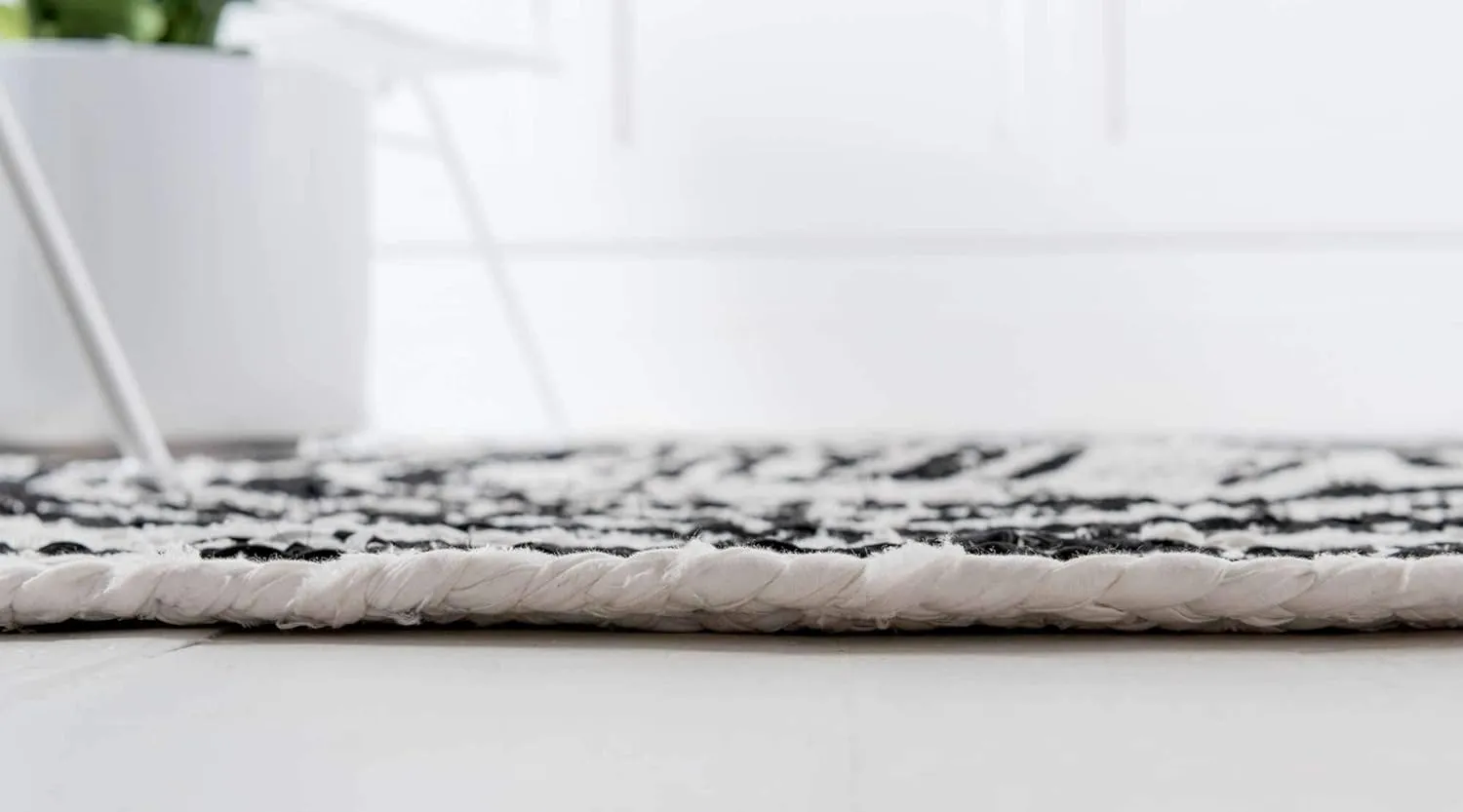 Unique Loom Braided Chindi Collection Casual Modern Black Runner Rug (2' 6 x 6' 0)