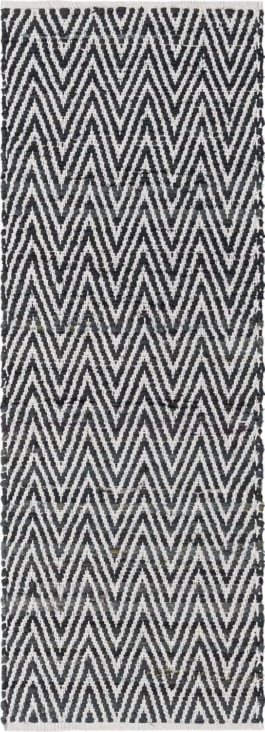 Unique Loom Chindi Chevron Collection Area Rug - Claire (2' 2" x 6' 1" Runner, Black and White)