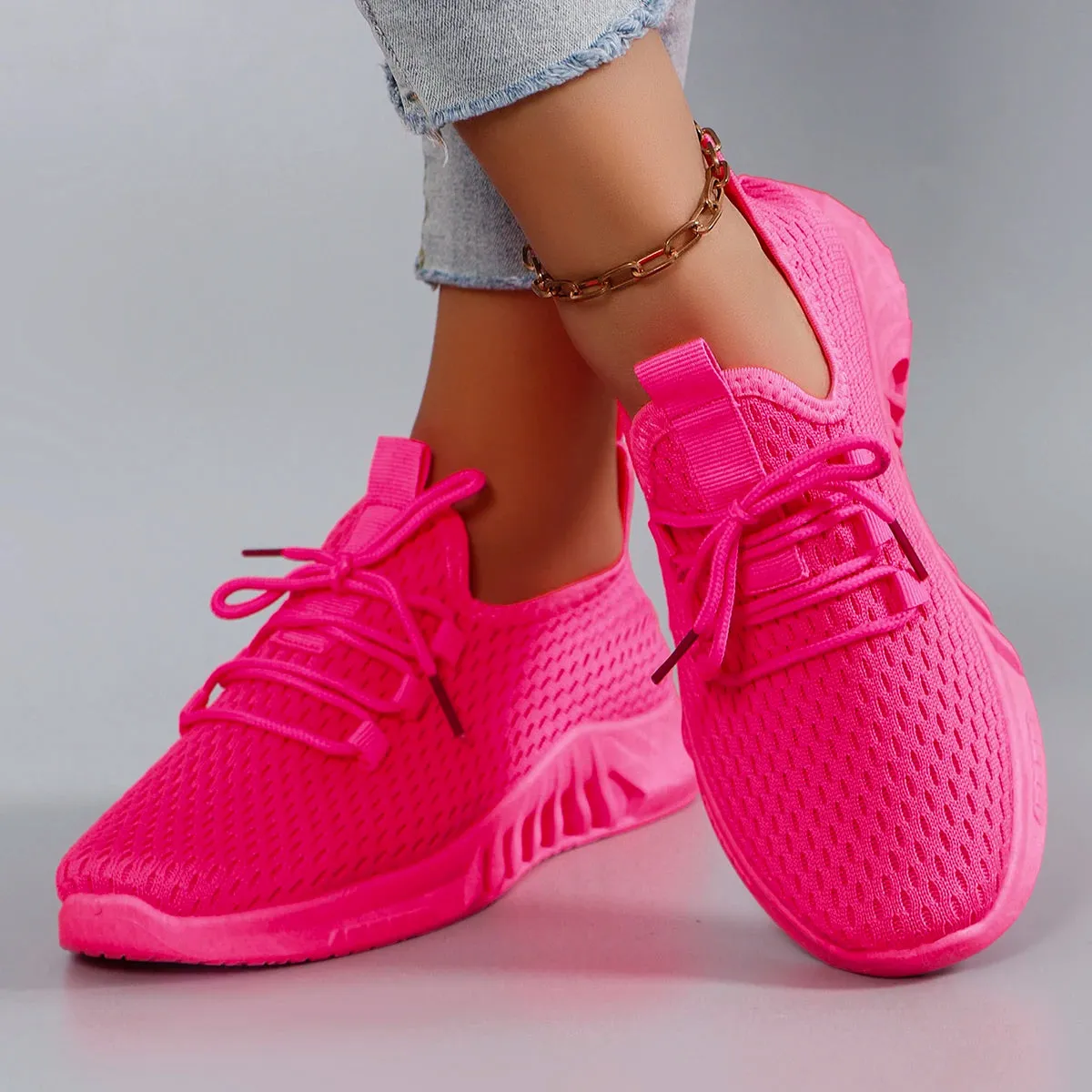 women's breathable running shoe