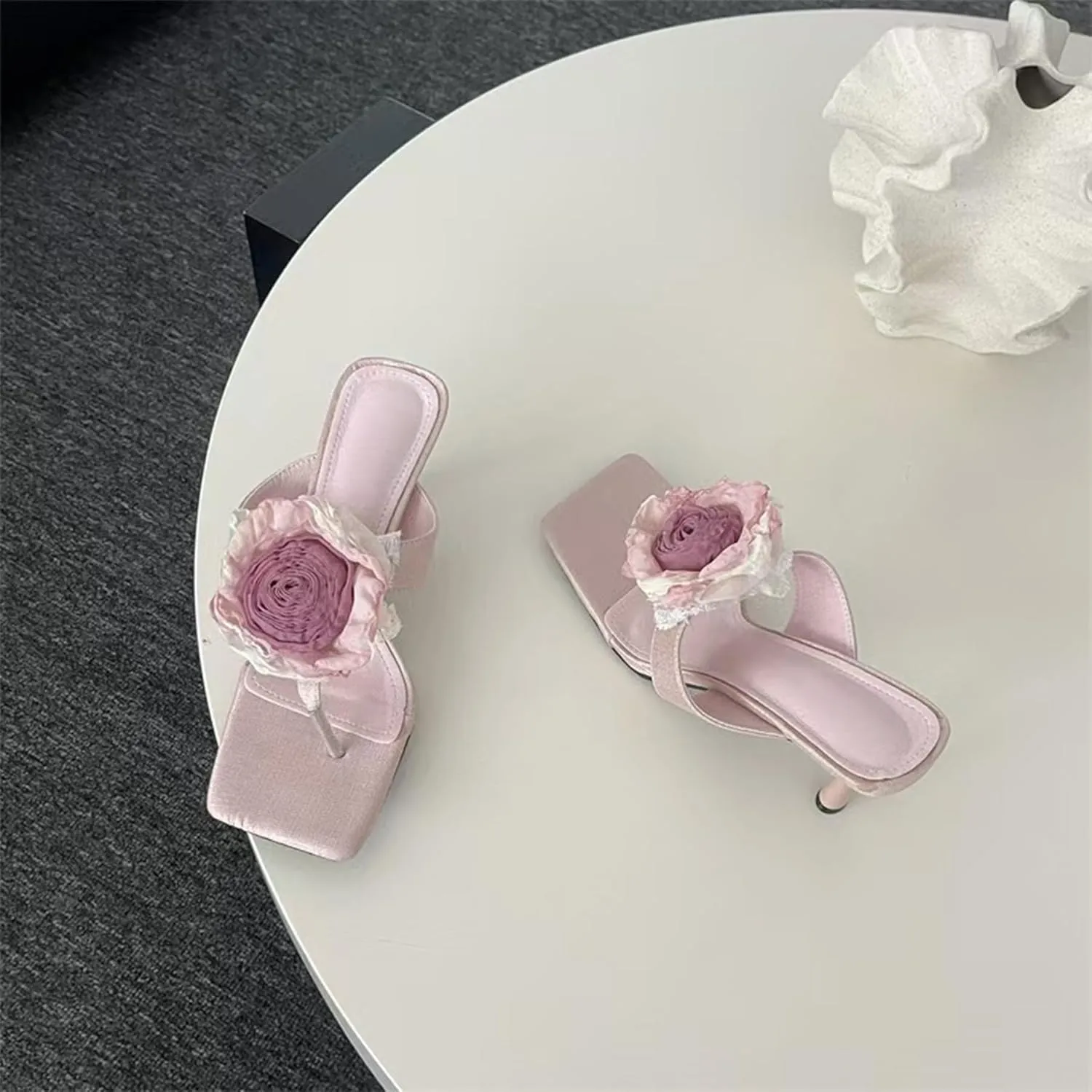 Womens Flower Flip Flop Heels 2.75 Inch Heeled Sandals Square Toe Slip On