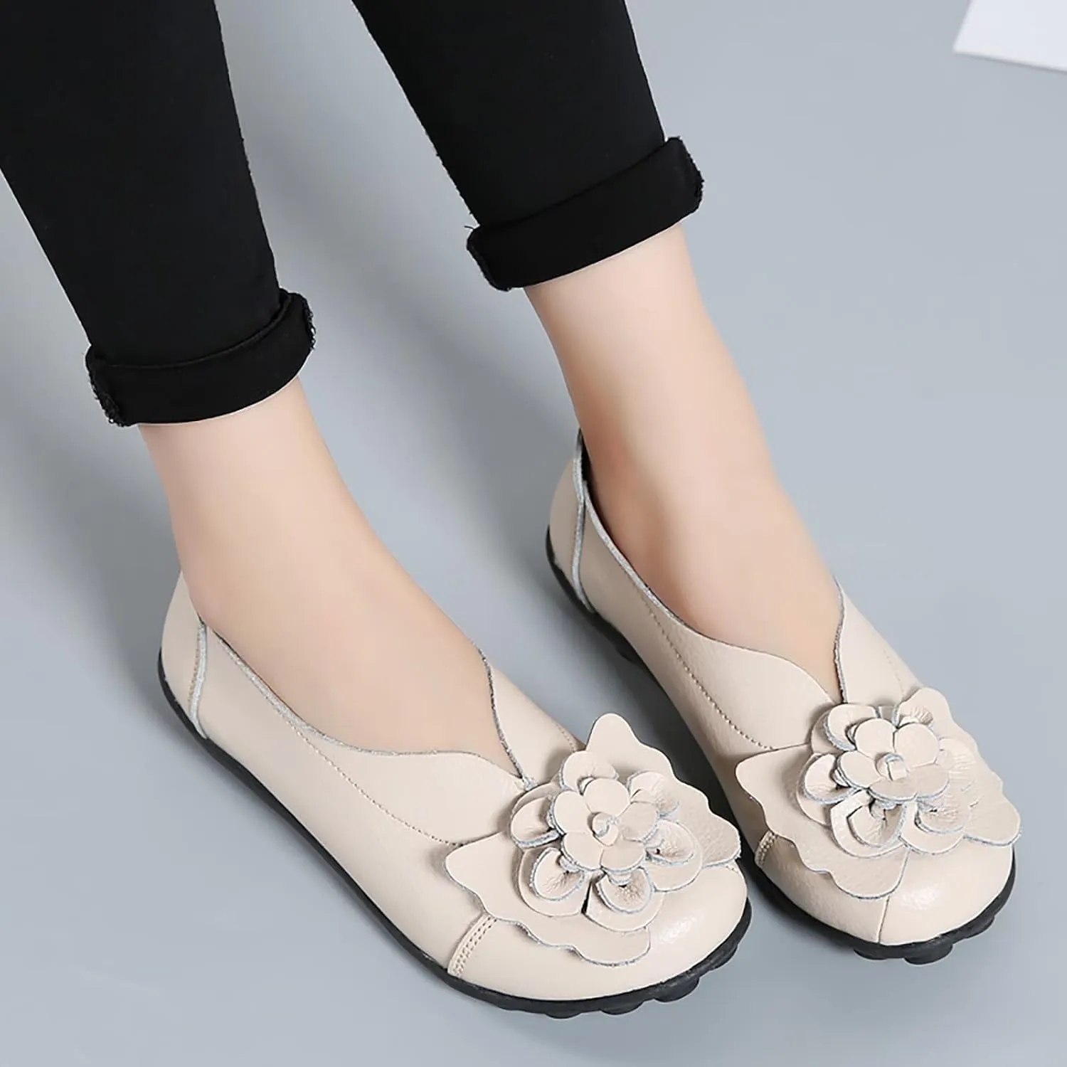 Women's Leather Loafers Comfortable Flat Shoes Slip On Round Toe Wide Width Loafers Comfortable Walking Working Driving Long Standing Fashion Soft Cushion Shoes