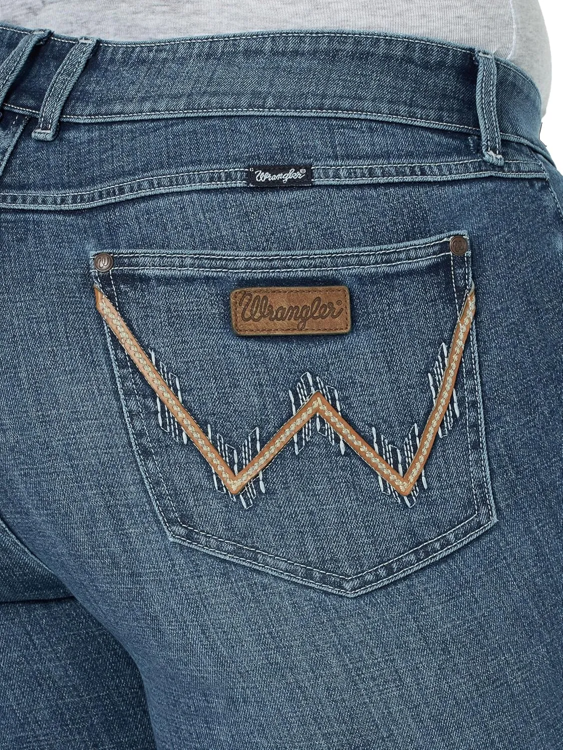 Wrangler Women's Retro Mae Plus Size Mid Rise Stretch Boot Cut Jean